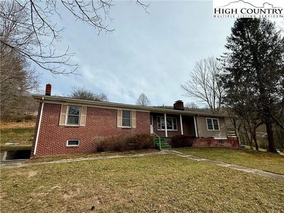 /international/us/365-ollis-road-spruce-pine-nc-110103631985/