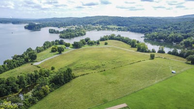 /international/us/browns-peninsula-tract-8-kingston-tn-110110267861/