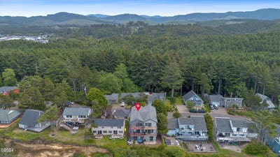 /international/us/1933-sw-coast-avenue-lincoln-city-or-110104220590/