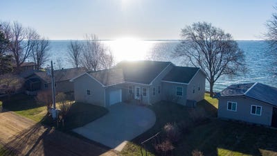 /international/us/198-w-lake-drive-arlington-sd-110107480550/