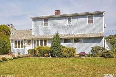 /international/us/51-friendly-hicksville-ny-110107506916/