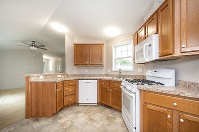 /international/us/8-alfred-street-wareham-ma-110100336607/