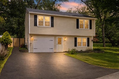 /international/us/244-river-bank-road-manchester-nh-110108498761/