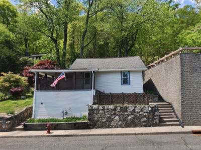 /international/us/61-kleitz-avenue-highland-falls-ny-110107608779/