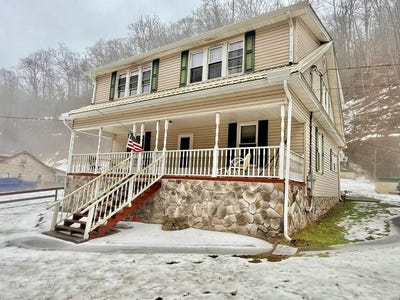 /international/us/10718-beech-run-hinton-wv-110105926606/