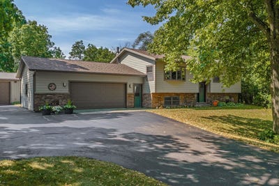 /international/us/7475-privett-road-sauk-city-wi-110109612483/