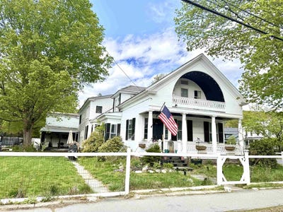 /international/us/21-main-street-rockingham-vt-110107956137/