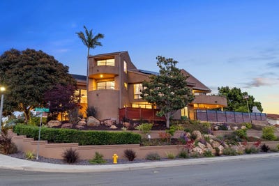 /international/us/2709-unicornio-street-carlsbad-ca-110108342593/