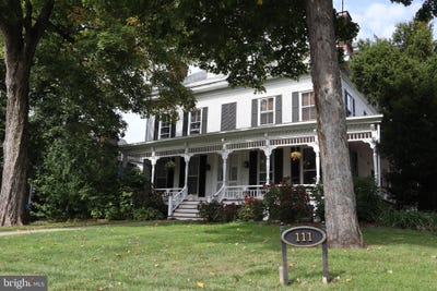 /international/us/111-center-street-clinton-nj-110099874612/