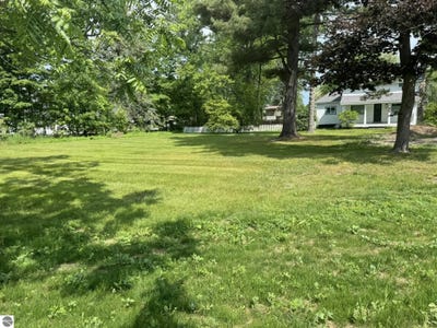 /international/us/ames-street-elk-rapids-mi-110100345378/
