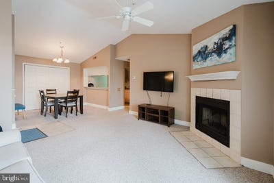 /international/us/2809-waters-edge-drive-newark-de-110099665183/