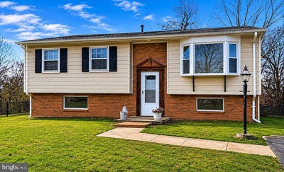/international/us/3115-lakehurst-avenue-district-heights-md-110108425926/
