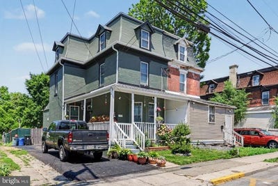 /international/us/410-s-7th-street-darby-pa-110108219290/