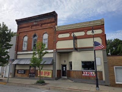 /international/us/526-e-main-street-edmore-mi-110108225096/
