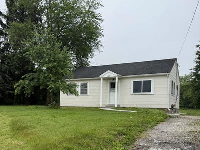 /international/us/1022-jefferson-rd-boonville-mo-110108424308/