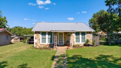 /international/us/817-s-live-oak-st-mason-tx-110101527276/