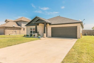 /international/us/613-mathew-street-grandview-tx-110097155548/