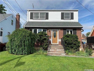 /international/us/220-pershing-parkway-mineola-ny-110105857664/