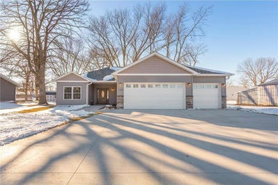 /international/us/2702-park-avenue-nw-faribault-mn-110105950582/