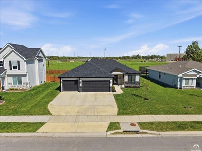 /international/us/2532-elm-street-eudora-ks-110107546946/