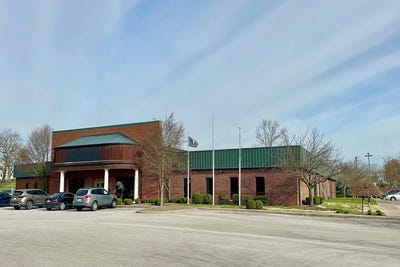 /international/us/1014-s-main-street-nicholasville-ky-110107157460/
