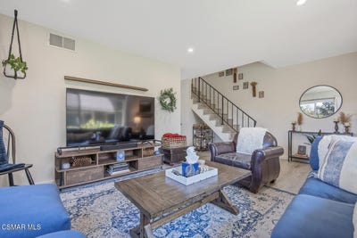 /international/us/2647-la-paloma-circle-thousand-oaks-ca-110107305165/