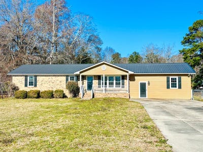 /international/us/1157-maple-street-turbeville-sc-110105729868/