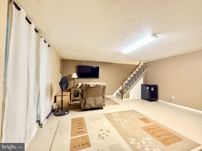/international/us/315-nandina-street-philadelphia-pa-110100815621/