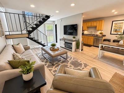/international/us/1531-american-boulevard-e-bloomington-mn-110120770701/