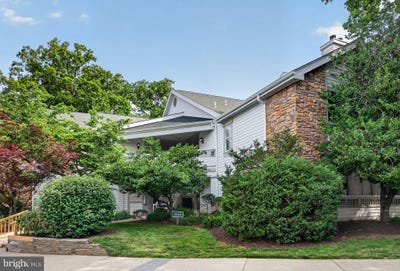 /international/us/4439-fair-stone-drive-fairfax-va-110108721248/