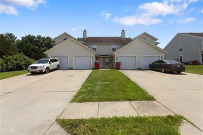 /international/us/601-ne-1st-street-oak-grove-mo-110108575516/