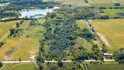/international/us/green-road-harvard-il-110102151796/