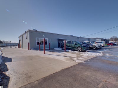 /international/us/1224-centre-street-traverse-city-mi-110105950808/
