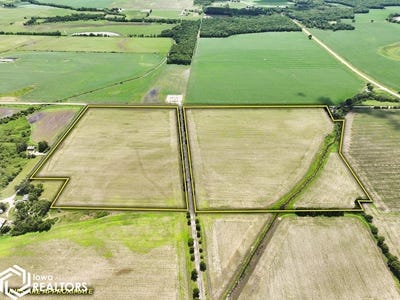 /international/us/4396-napoleon-st-se-iowa-city-ia-110108999430/