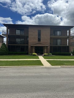 /international/us/16743-paxton-avenue-tinley-park-il-110108936053/