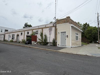 /international/us/150-2nd-avenue-albany-ny-110108480414/