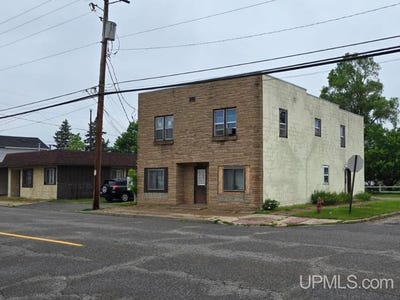/international/us/1200-1204-w-breen-kingsford-mi-110096683164/