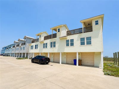 /international/us/122-w-palm-beach-drive-port-aransas-tx-110108393623/