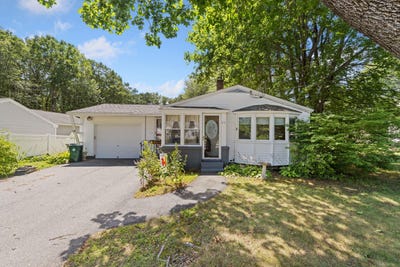 /international/us/212-west-street-biddeford-me-110101115659/