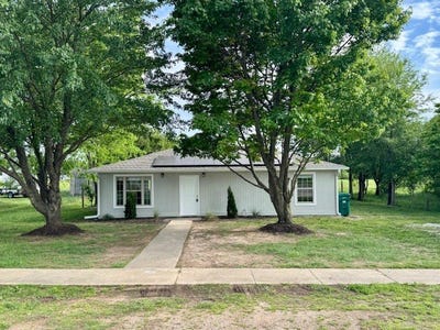 /international/us/747-austin-avenue-decatur-ar-110107764883/