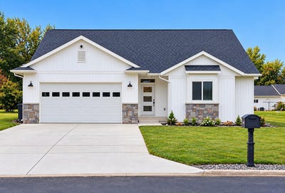 /international/us/1030-michele-court-port-edwards-wi-110119965701/