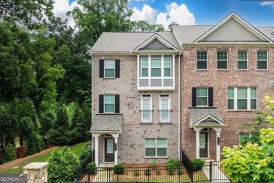 /international/us/2560-clairebrooke-atlanta-ga-110099861785/