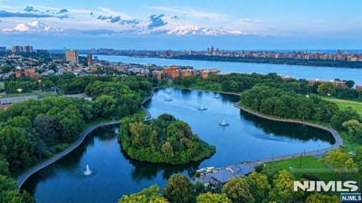/international/us/8800-boulevard-e-north-bergen-nj-110119569834/