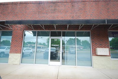 /international/us/133-w-university-parkway-jackson-tn-110108489177/