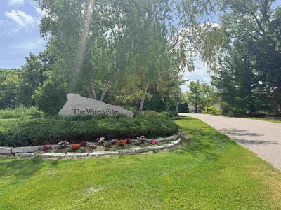 /international/us/s8749-waters-edge-way-prairie-du-sac-wi-110108815841/