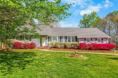 /international/us/131-ridge-street-jonesville-nc-110107309806/