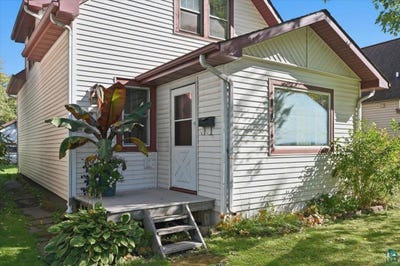 /international/us/3715-e-3rd-st-superior-wi-110110258969/