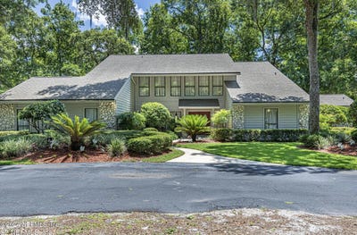 /international/us/2321-halperns-way-middleburg-fl-110089077505/