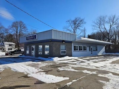 /international/us/233-marlboro-street-keene-nh-110105778019/