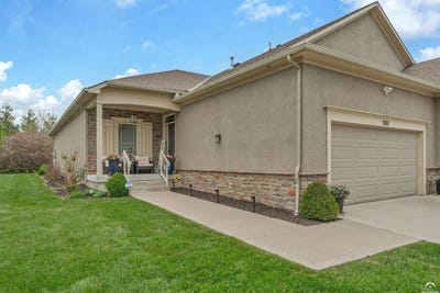/international/us/2250-lake-pointe-drive-lawrence-ks-110107882042/